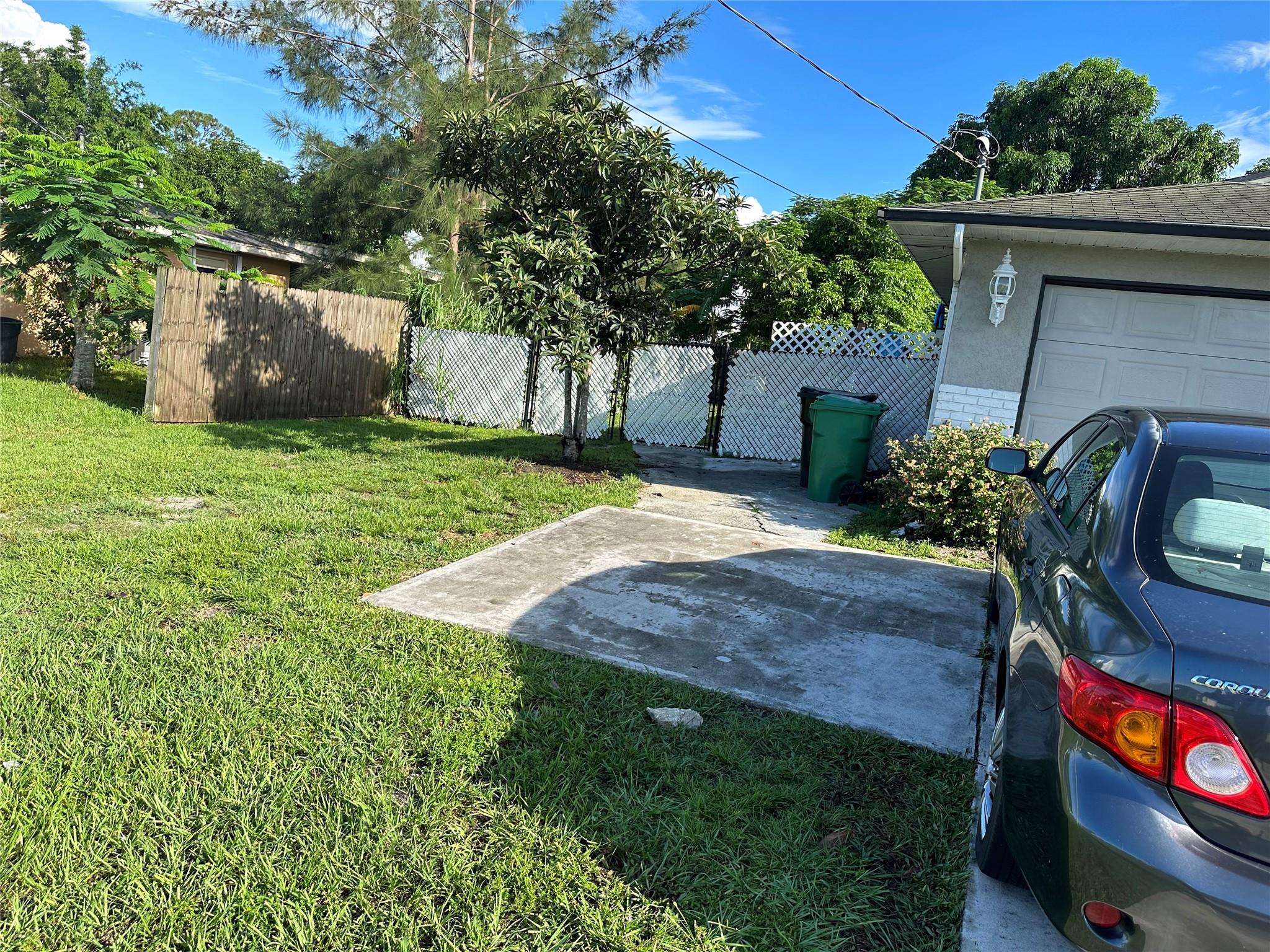 480 SW Lakehurst Dr, Port St Lucie, FL, 34983/$374,999 3 480 SW Lakehurst Dr