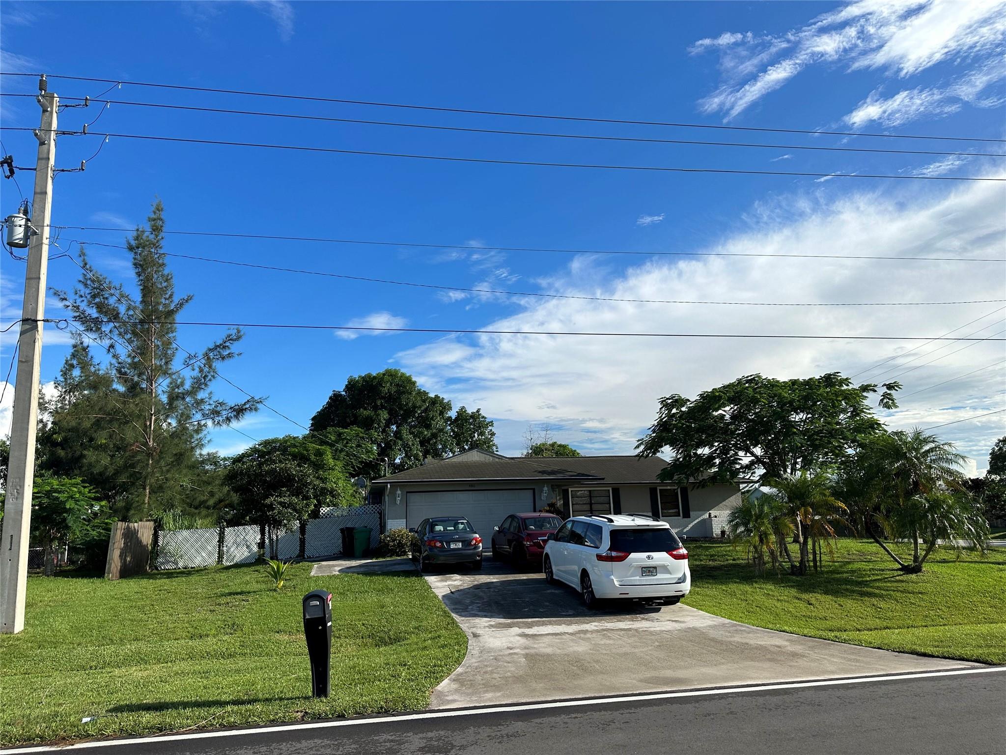 480 SW Lakehurst Dr, Port St Lucie, FL, 34983/$374,999 2 480 SW Lakehurst Dr