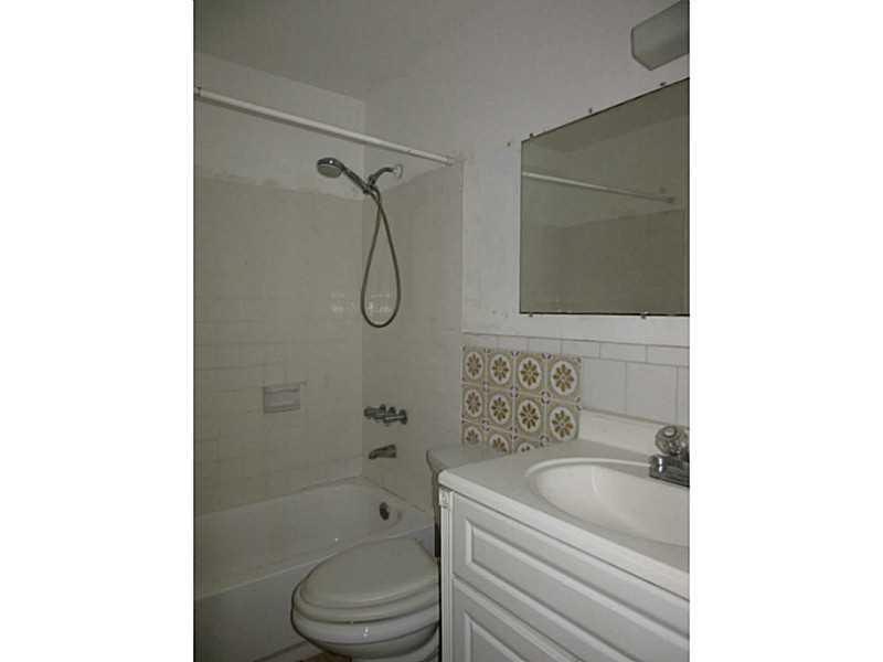 JACARANDA HEIGHTS 31-31 B - Residential Lease