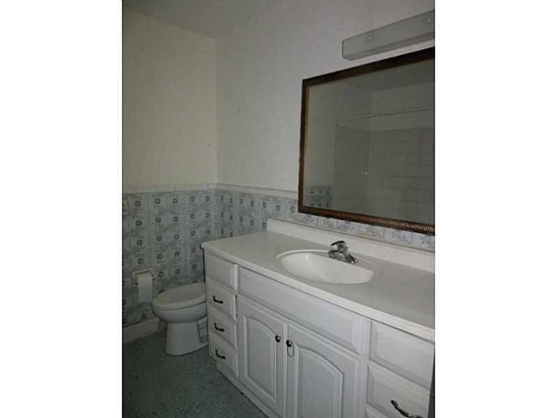 JACARANDA HEIGHTS 31-31 B - Residential Lease