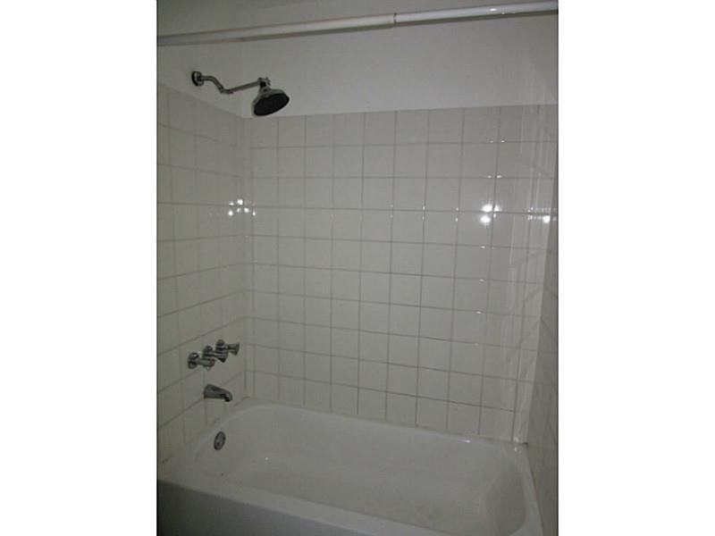 JACARANDA HEIGHTS 31-31 B - Residential Lease