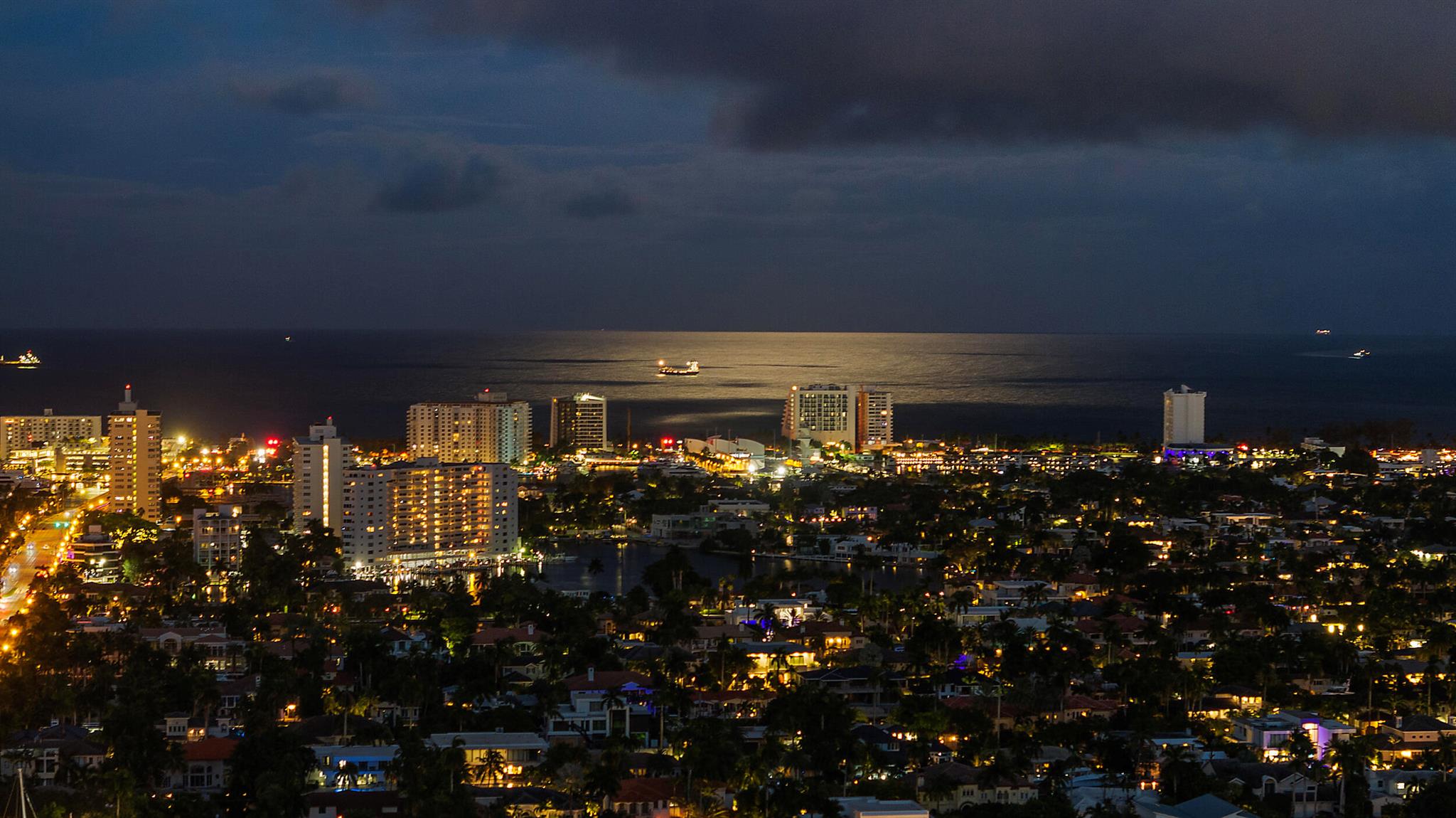 PARAMOUNT FT LAUDERDALE C - Residential