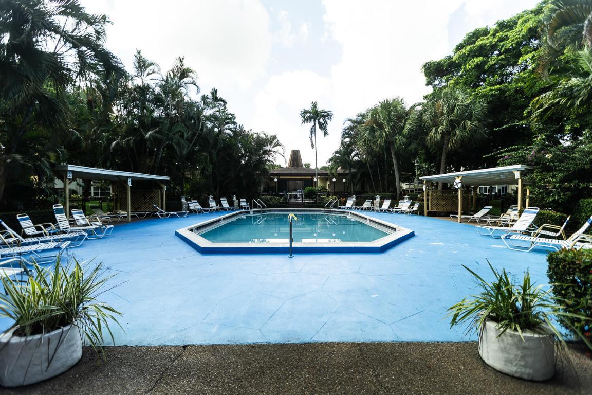 OLEANDER GARDENS CONDO - Residential