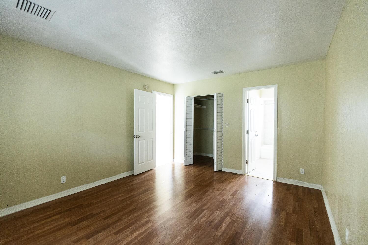 OLEANDER GARDENS CONDO - Residential