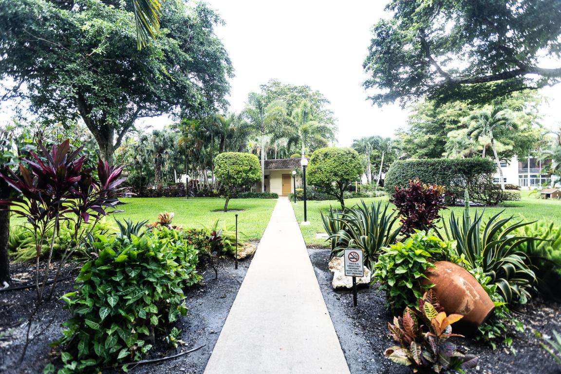 OLEANDER GARDENS CONDO - Residential