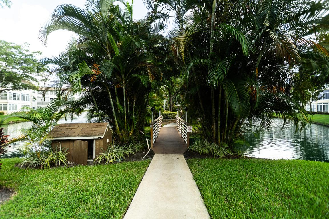 OLEANDER GARDENS CONDO - Residential