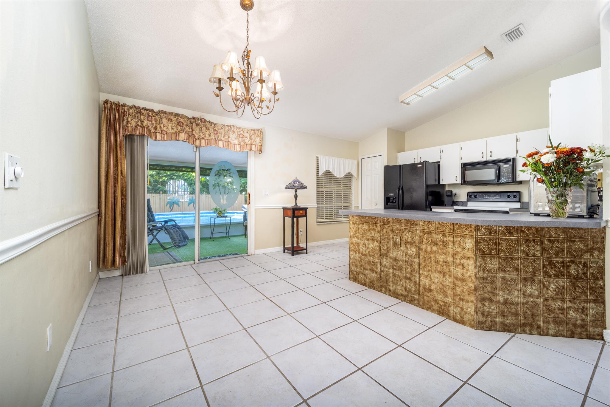 1835 18th Avenue SW, Vero Beach, FL, 32962/$325,900 4 1835 18th Avenue SW