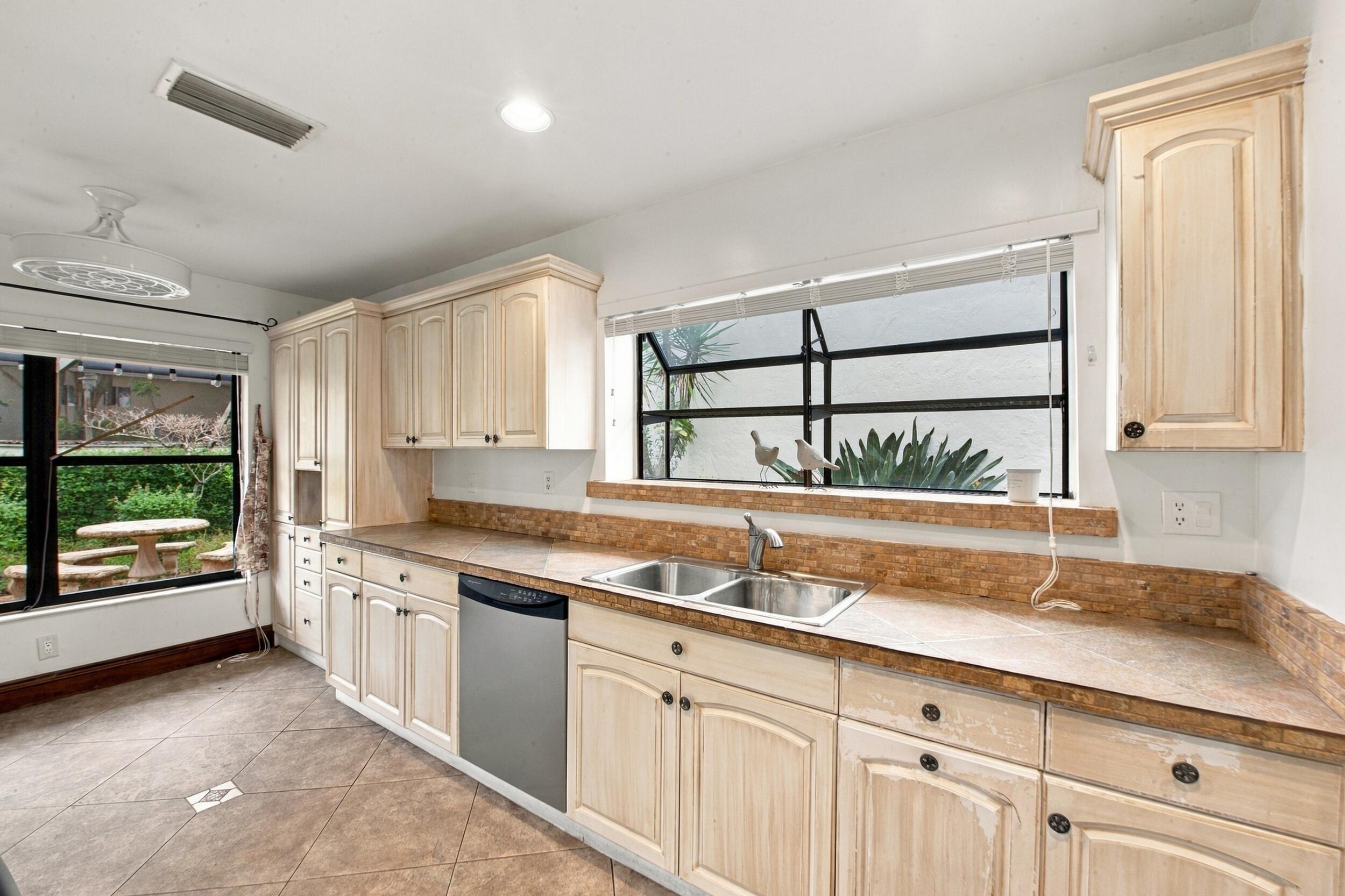 6755 LAGO VISTA Terrace