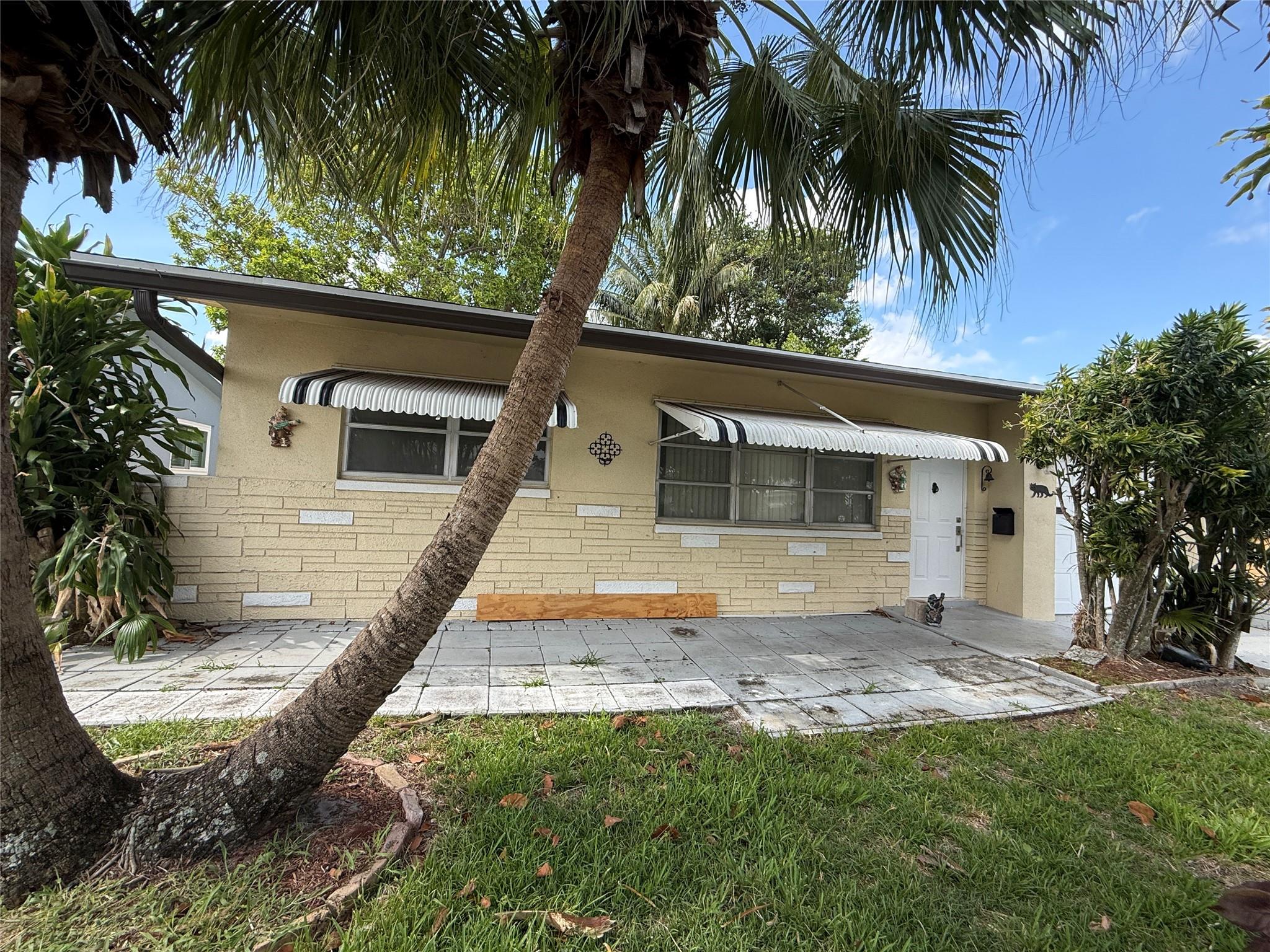 This two bedroom one bath home with a Florida room and terrazzo floors are Located in a great over 55+ community, Mainlands Section 1. The HOA is very low! The community has 2 heated pools, a club house with many activities throughout the year. There is also a library locate at the club house for your convenience. Publix shopping center is located across from the community. If you're looking for something you can make your own this is it. PETS ARE ALLOWED! Not required but very welcome.
