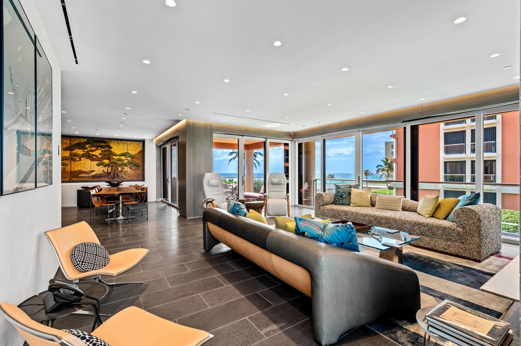 2 N Breakers Row N25, Palm Beach, FL, 33480/$9,250,000 2 2 N Breakers Row N25