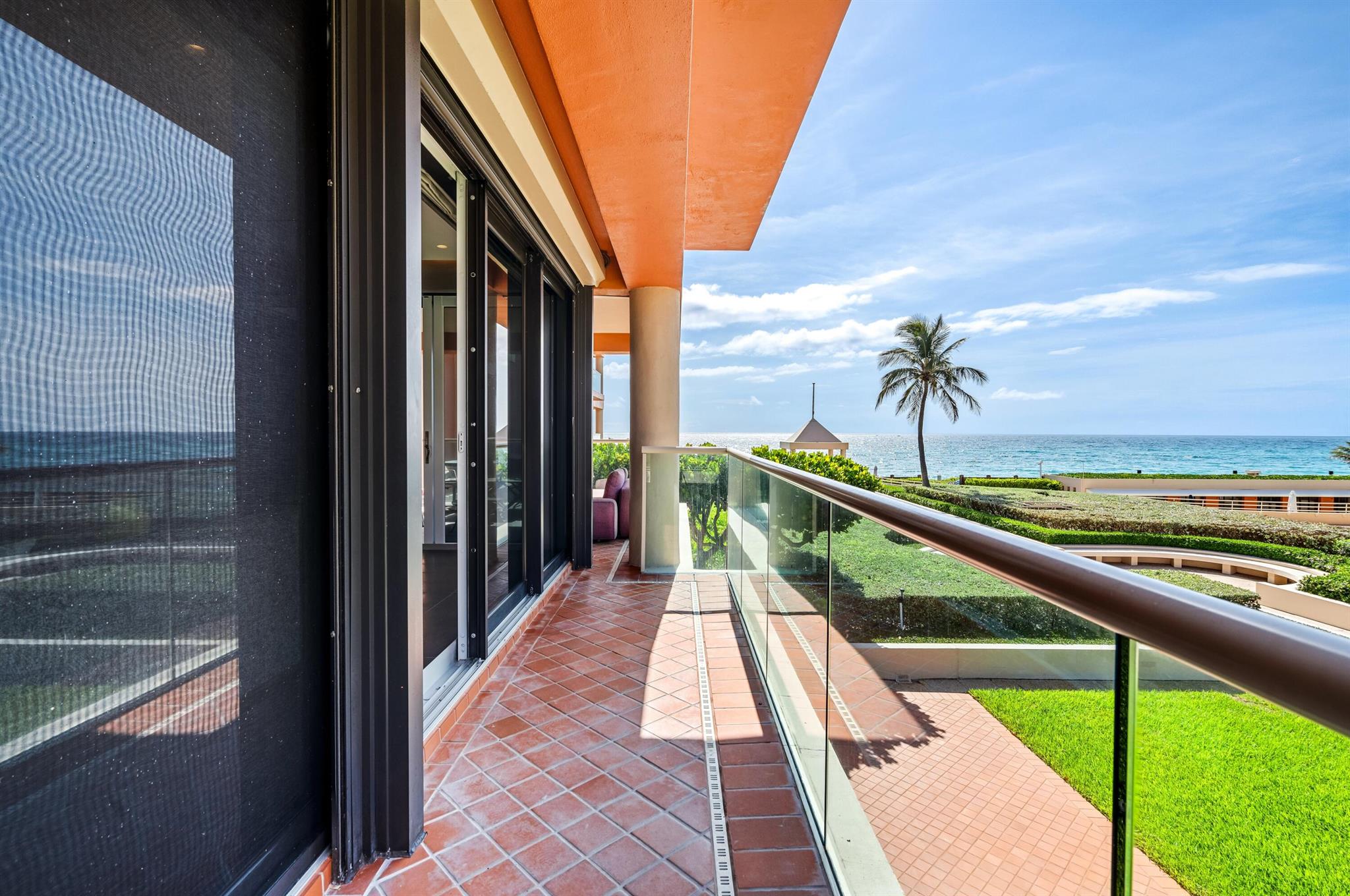 2 N Breakers Row N25, Palm Beach, FL, 33480/$9,250,000 1 2 N Breakers Row N25
