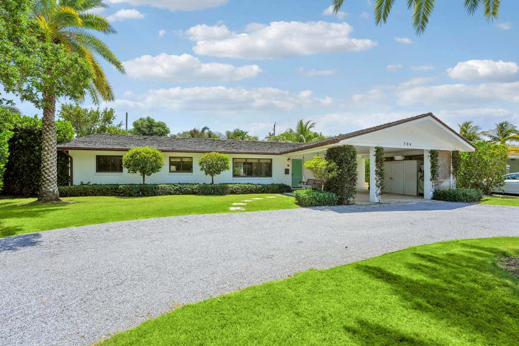 Photo of 704 PELICAN Way, North Palm Beach, FL 33408 (MLS # B26067515)