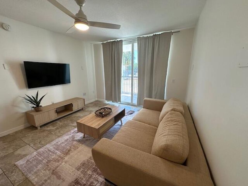 Photo of 1302 Villa Circle #1302, Boynton Beach, FL 33435 (MLS # R10980631)