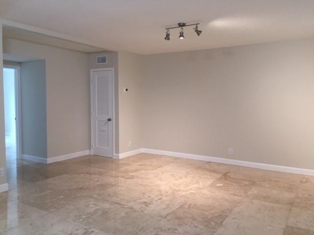 1470 N Dixie Highway 11