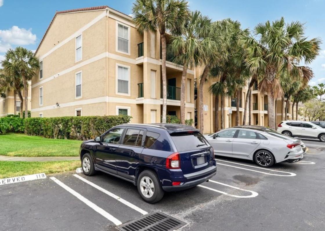 Spacious 1 bedroom/ 1 bath apartment in the desirable area of Coral Springs! Unit features TILE floor throughout, updated kitchen with granite countertops, high ceilings, tons of natural light and closet space. Enjoy some time in your large patio w/ storage closet. Unit comes with large washer and dryer. Unit just became un-occupied walls will be painted light color. Community offers club house, pool, gym and spa! Live close to restaurants, shops and the coral square small. 1 PET OK under 100 pounds (NON-AGRESSIVE BREEDS) and 650++ credit required. ***2 months to move in with prospects that are very qualified***