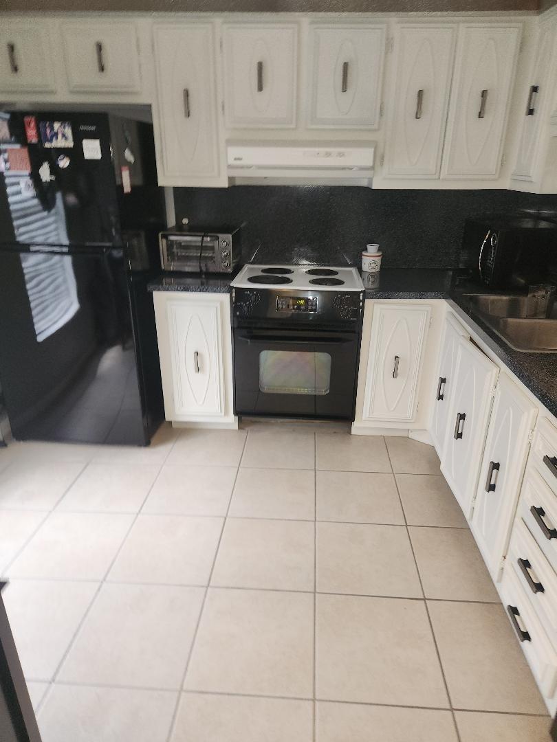 645 Marlboro Oval 645