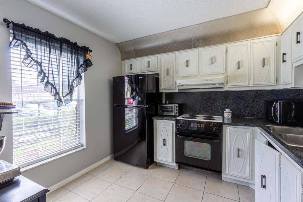 Photo of 645 Marlboro Oval #645, Lake Worth, FL 33467 (MLS # F10531148)