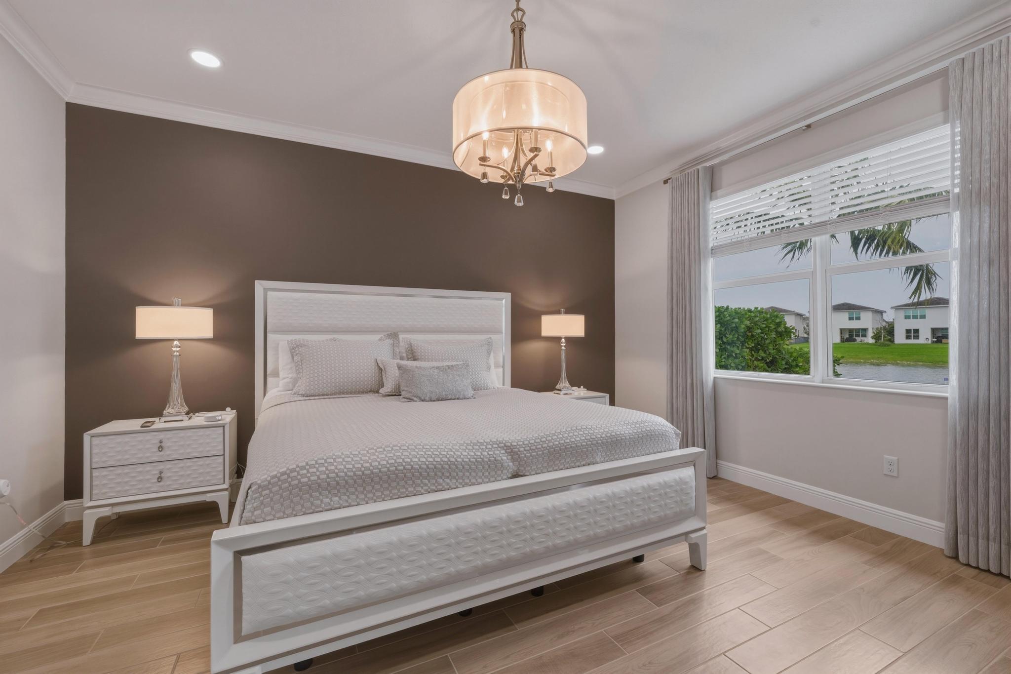 CRYSTAL LAKE 1ST SEC - Residential