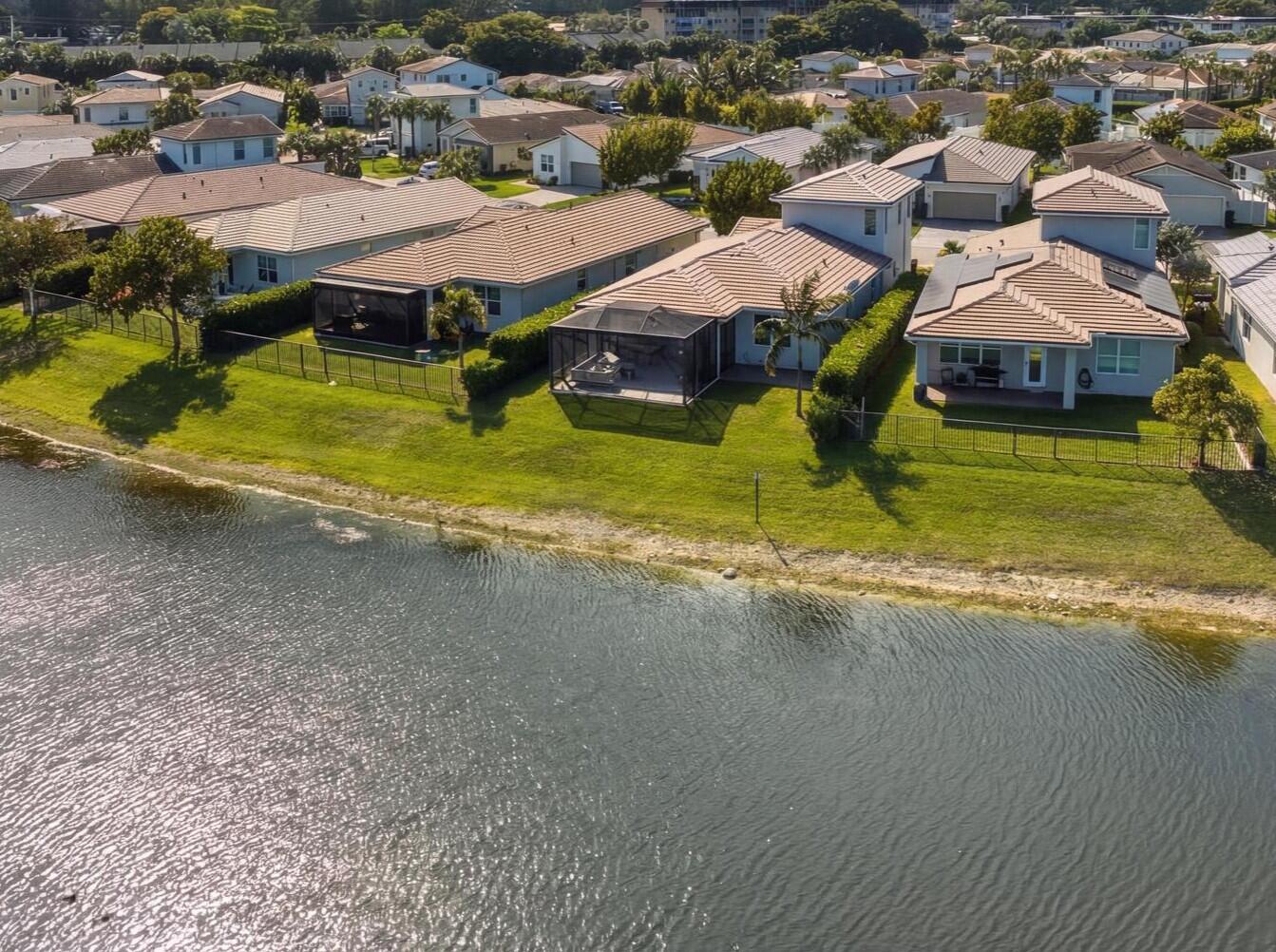 CRYSTAL LAKE 1ST SEC - Residential