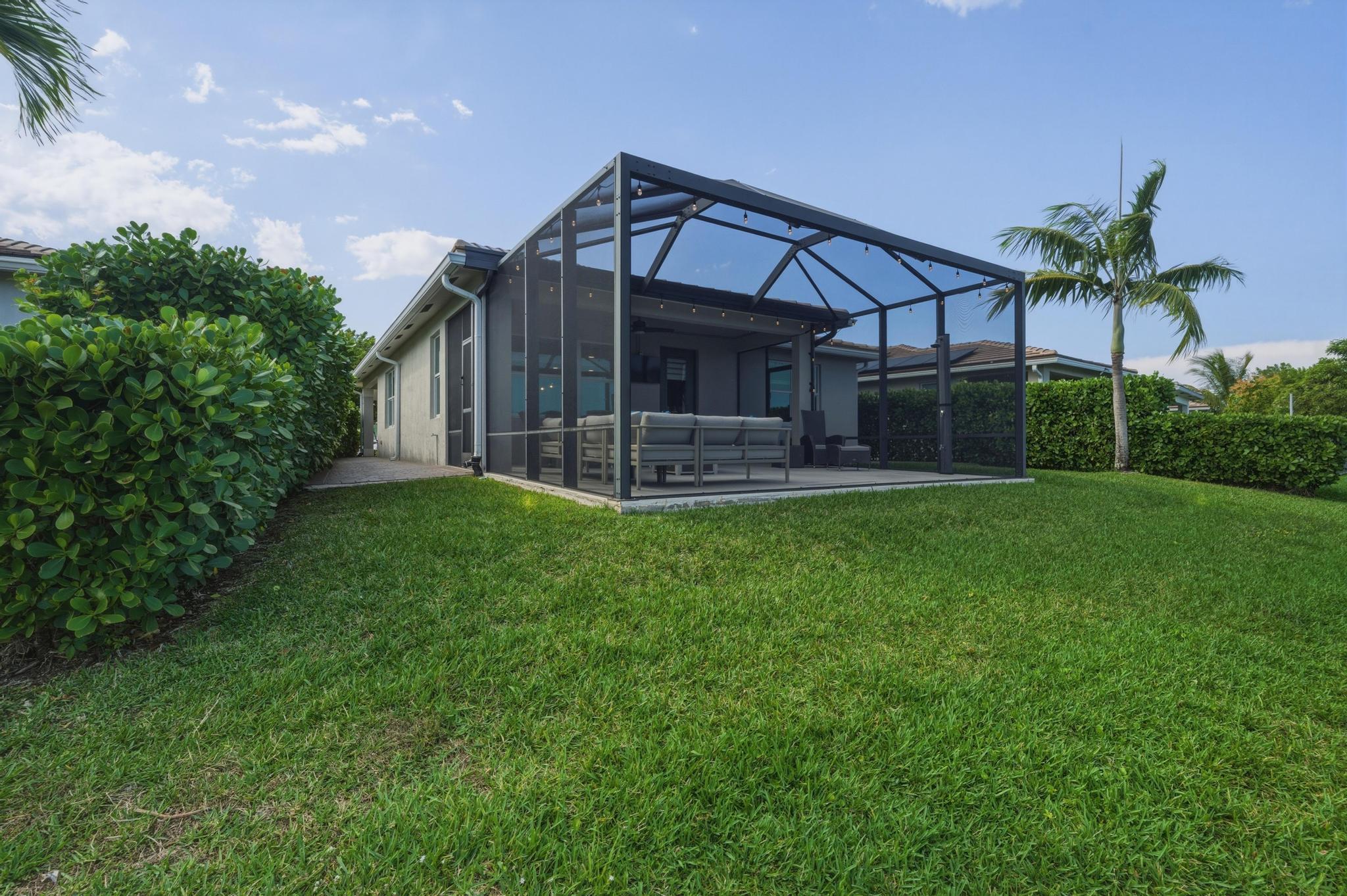 CRYSTAL LAKE 1ST SEC - Residential