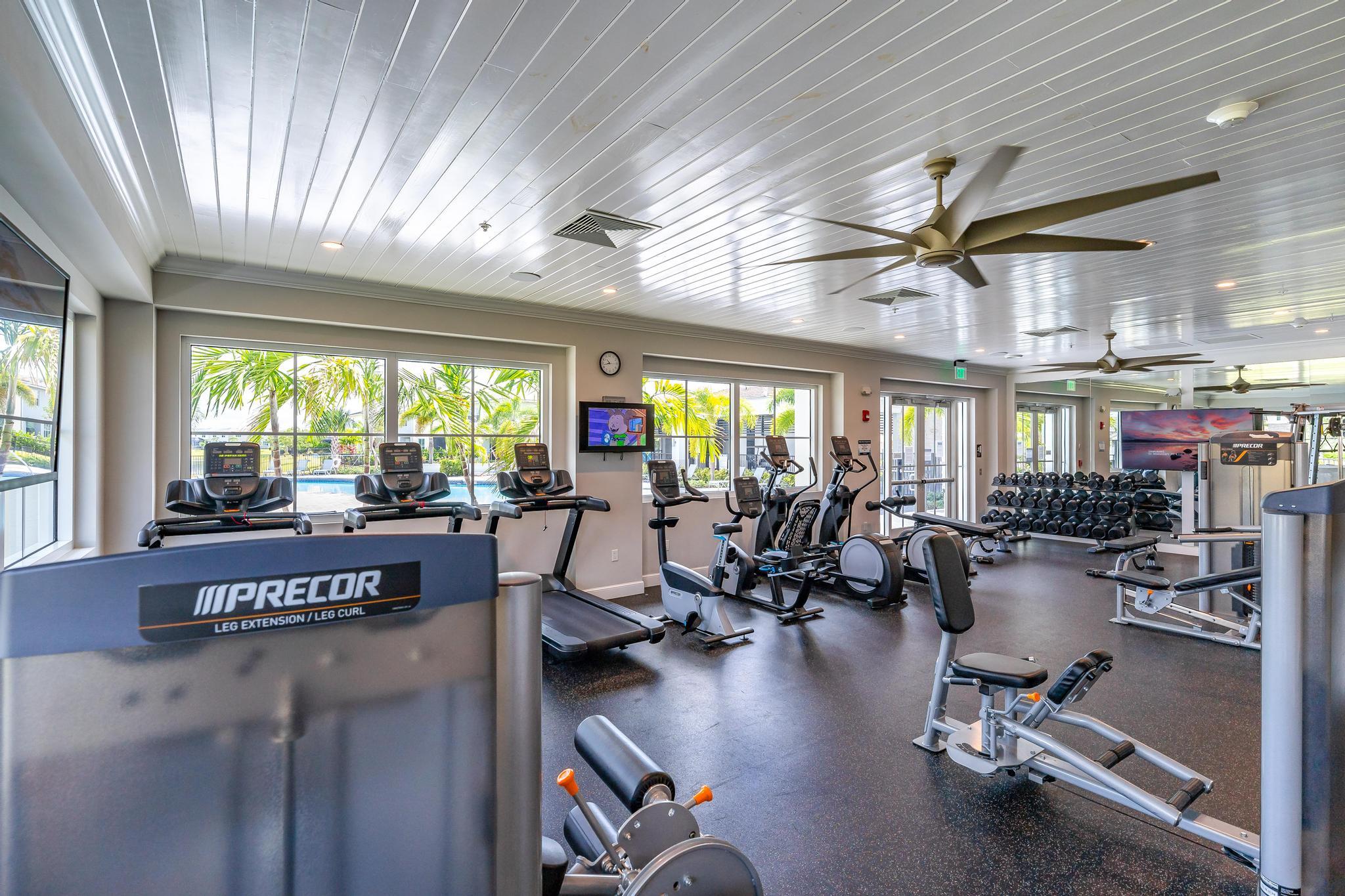 CRYSTAL LAKE 1ST SEC - Residential