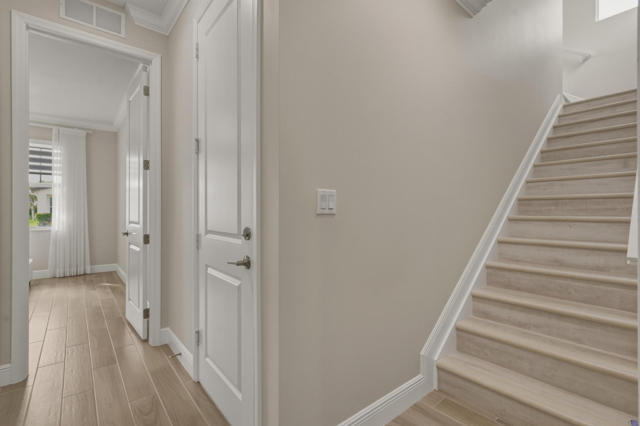 CRYSTAL LAKE 1ST SEC - Residential