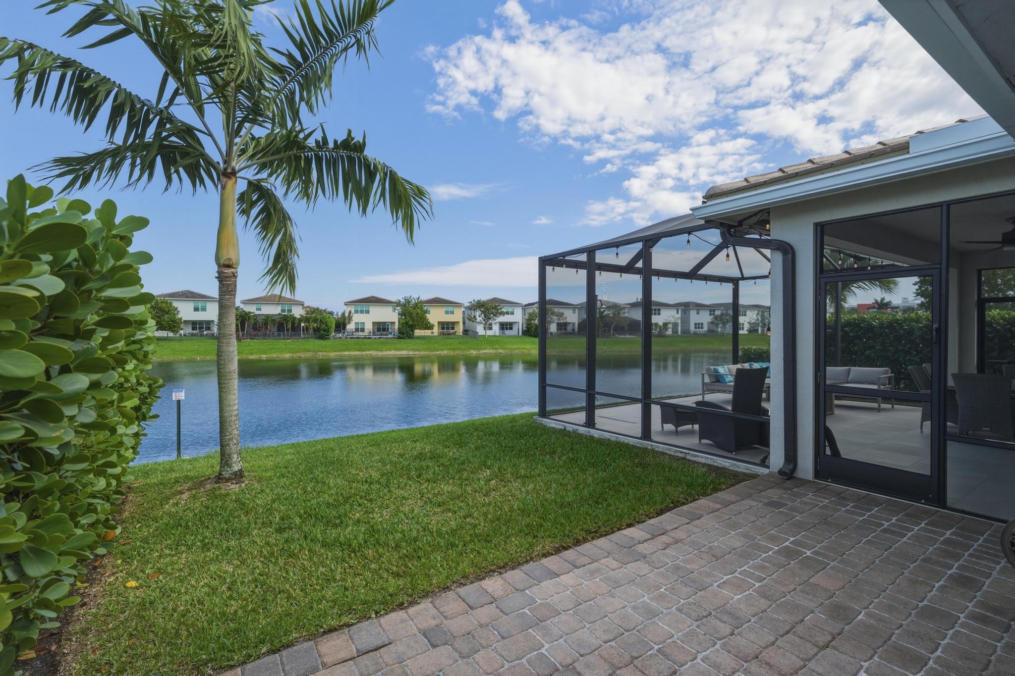 CRYSTAL LAKE 1ST SEC - Residential