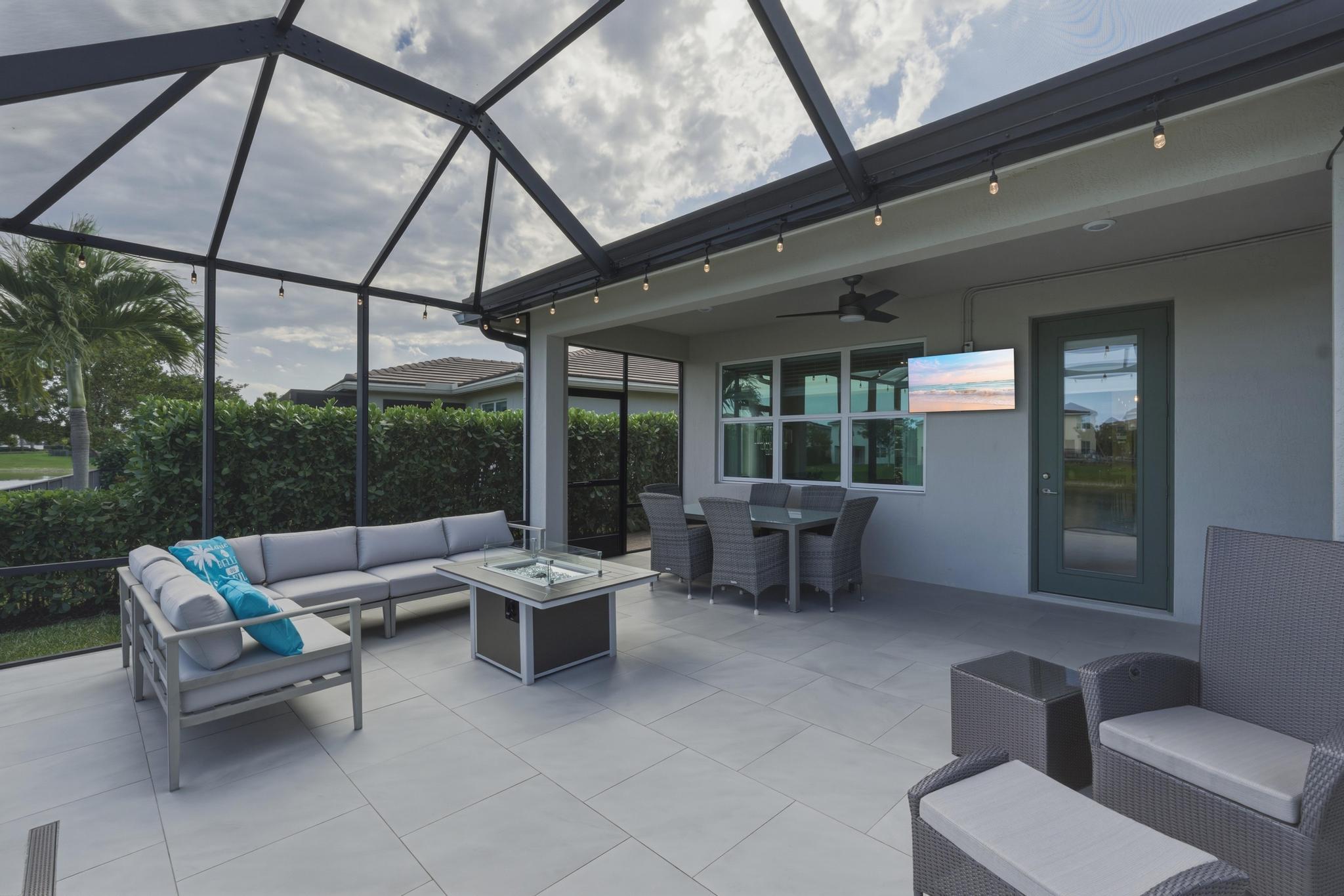 CRYSTAL LAKE 1ST SEC - Residential