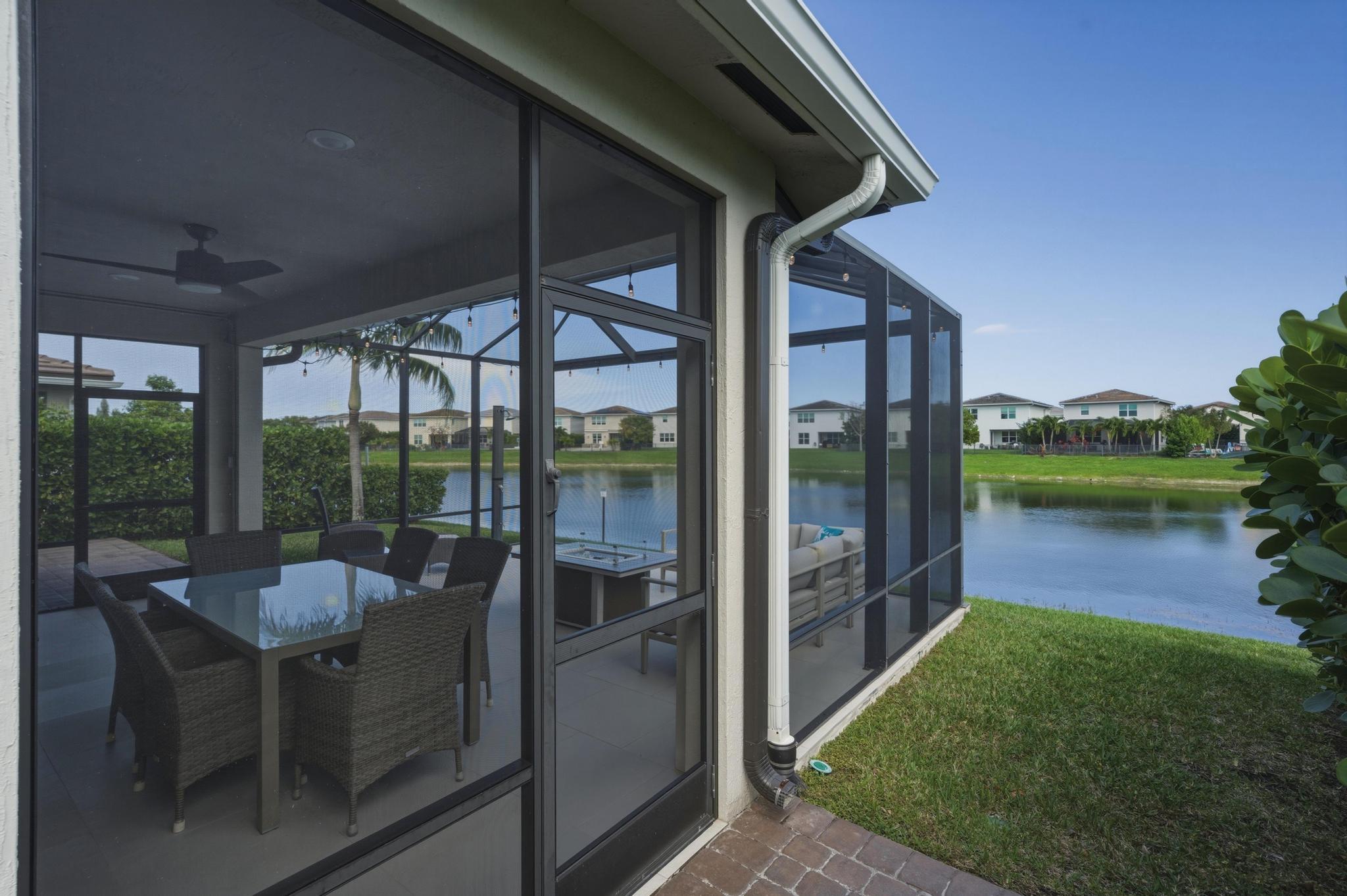 CRYSTAL LAKE 1ST SEC - Residential