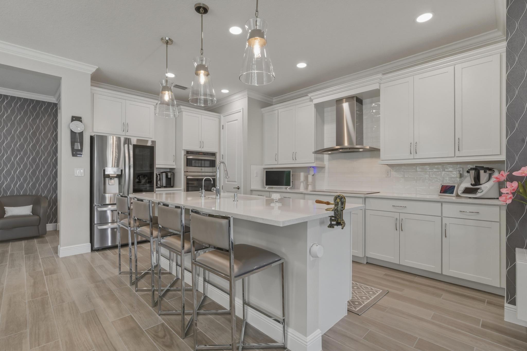 CRYSTAL LAKE 1ST SEC - Residential