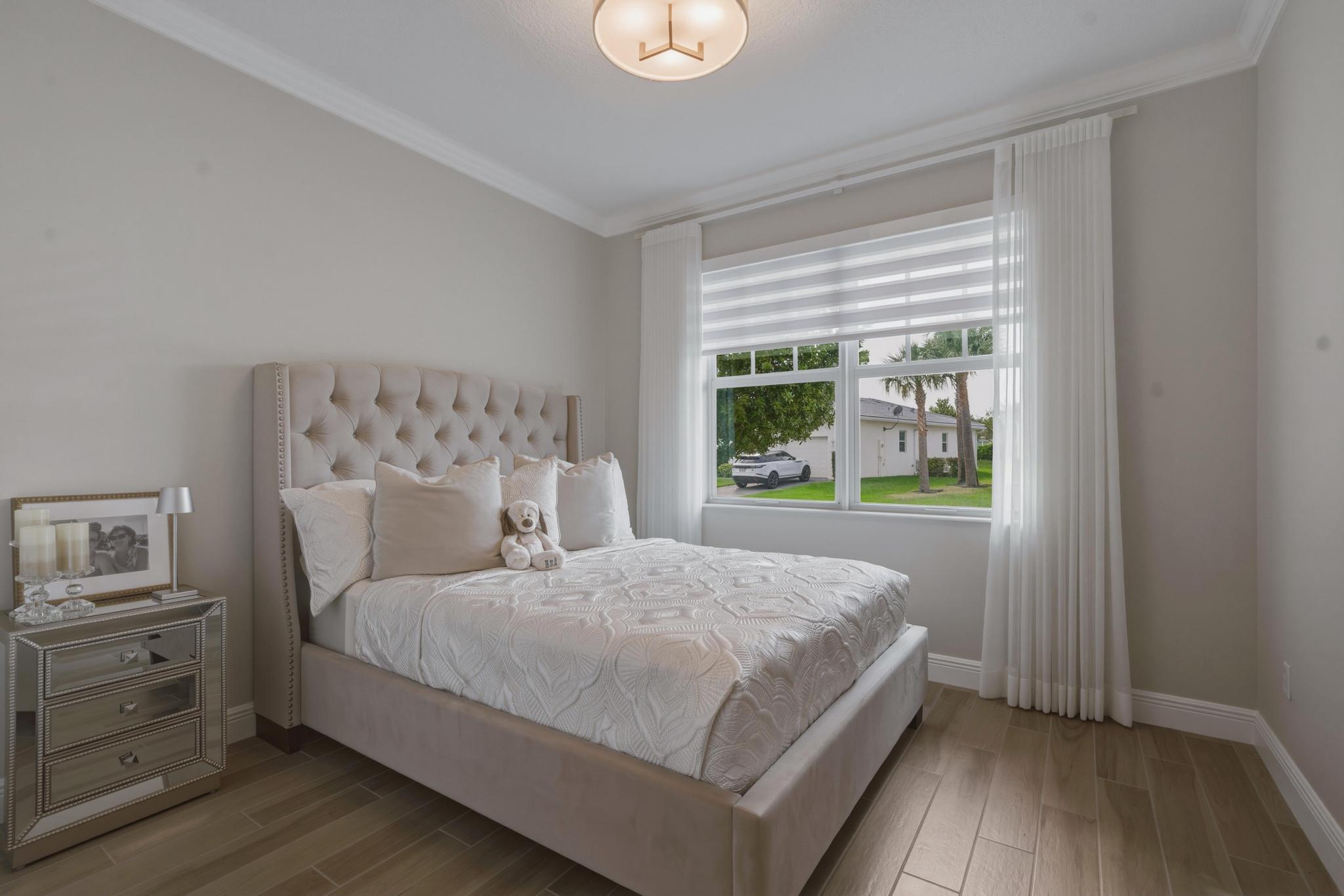 CRYSTAL LAKE 1ST SEC - Residential