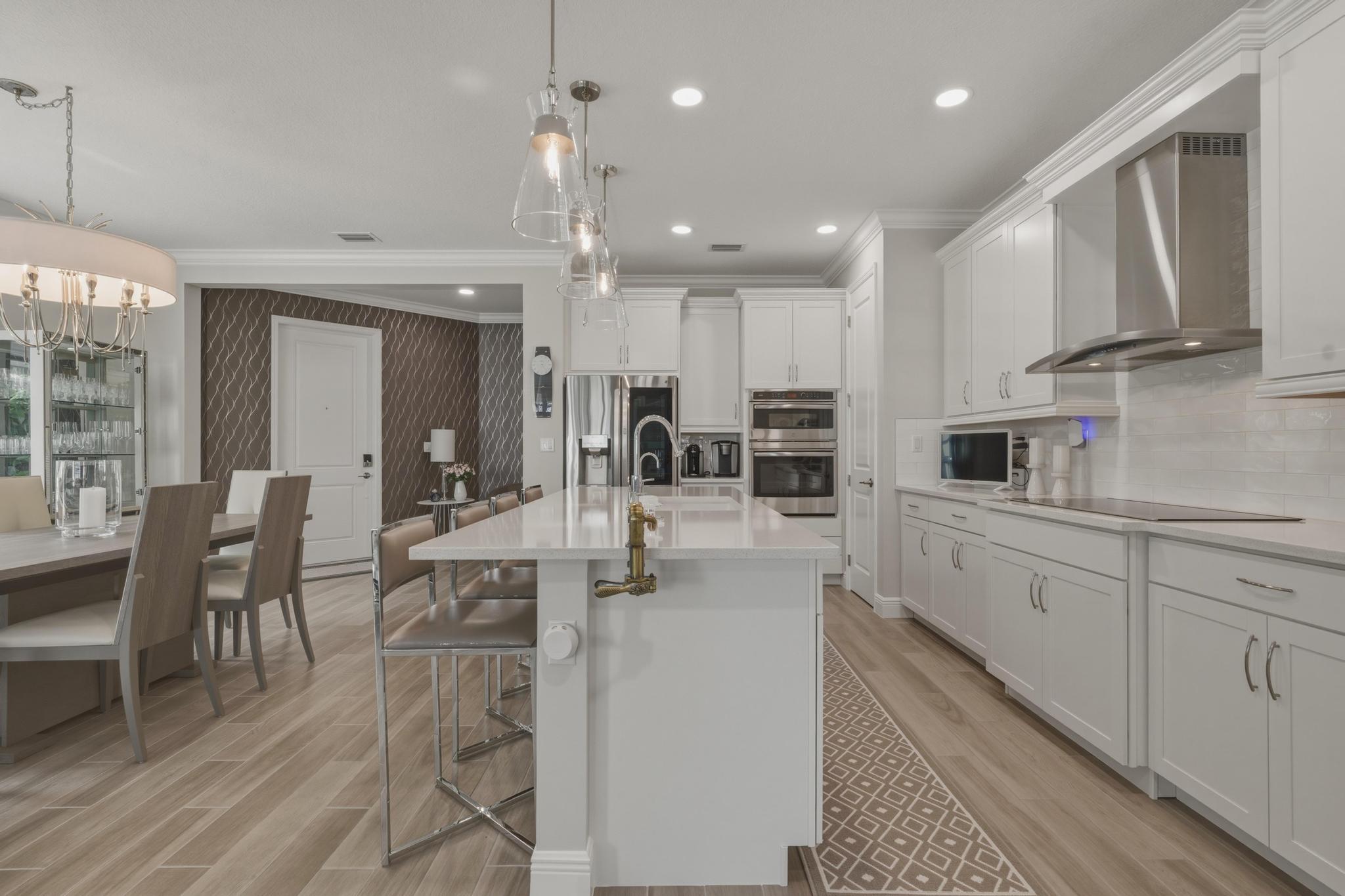 CRYSTAL LAKE 1ST SEC - Residential