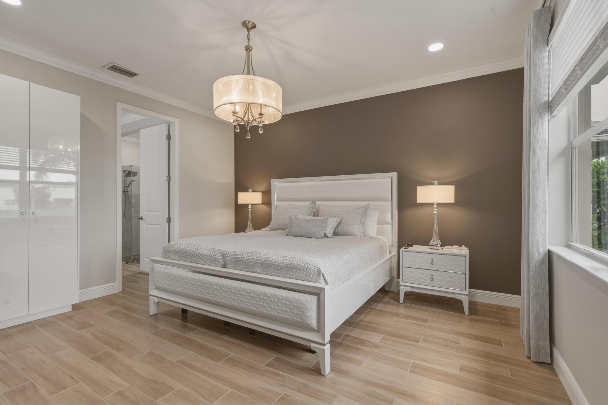 CRYSTAL LAKE 1ST SEC - Residential