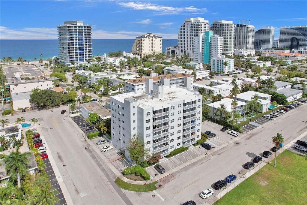 Photo of 720 Orton Avenue #404, Fort Lauderdale, FL 33304 (MLS # B26030971)