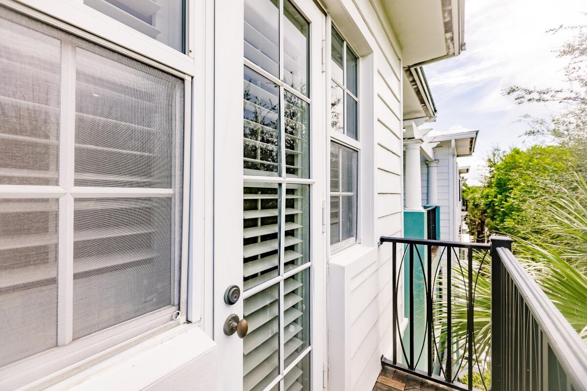 MALLORY SQUARE - Residential Lease