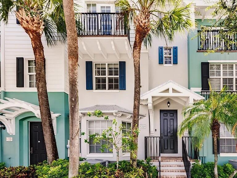MALLORY SQUARE - Residential Lease