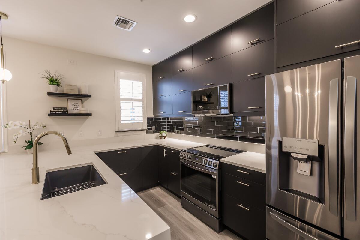 MALLORY SQUARE - Residential Lease