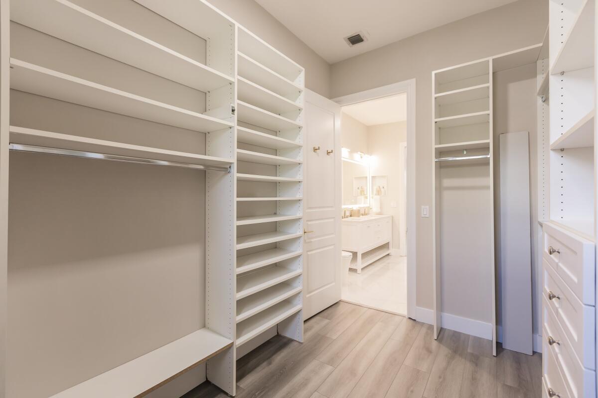 MALLORY SQUARE - Residential Lease