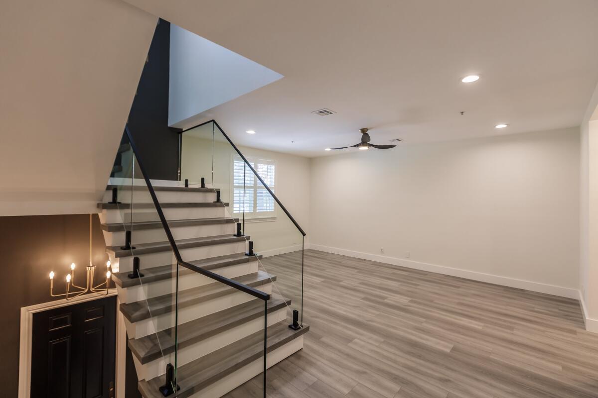 MALLORY SQUARE - Residential Lease