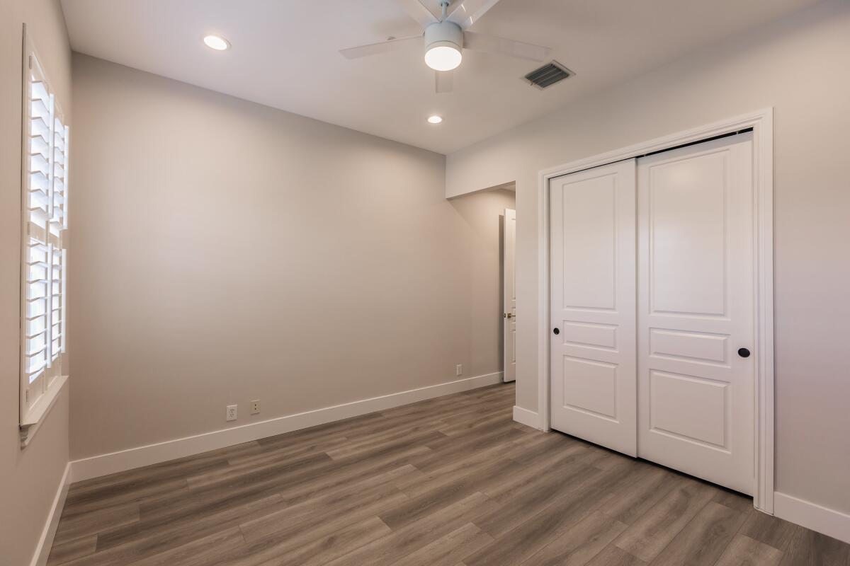 MALLORY SQUARE - Residential Lease