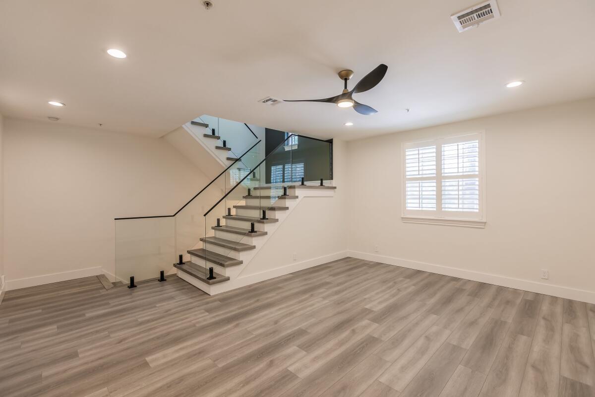 MALLORY SQUARE - Residential Lease