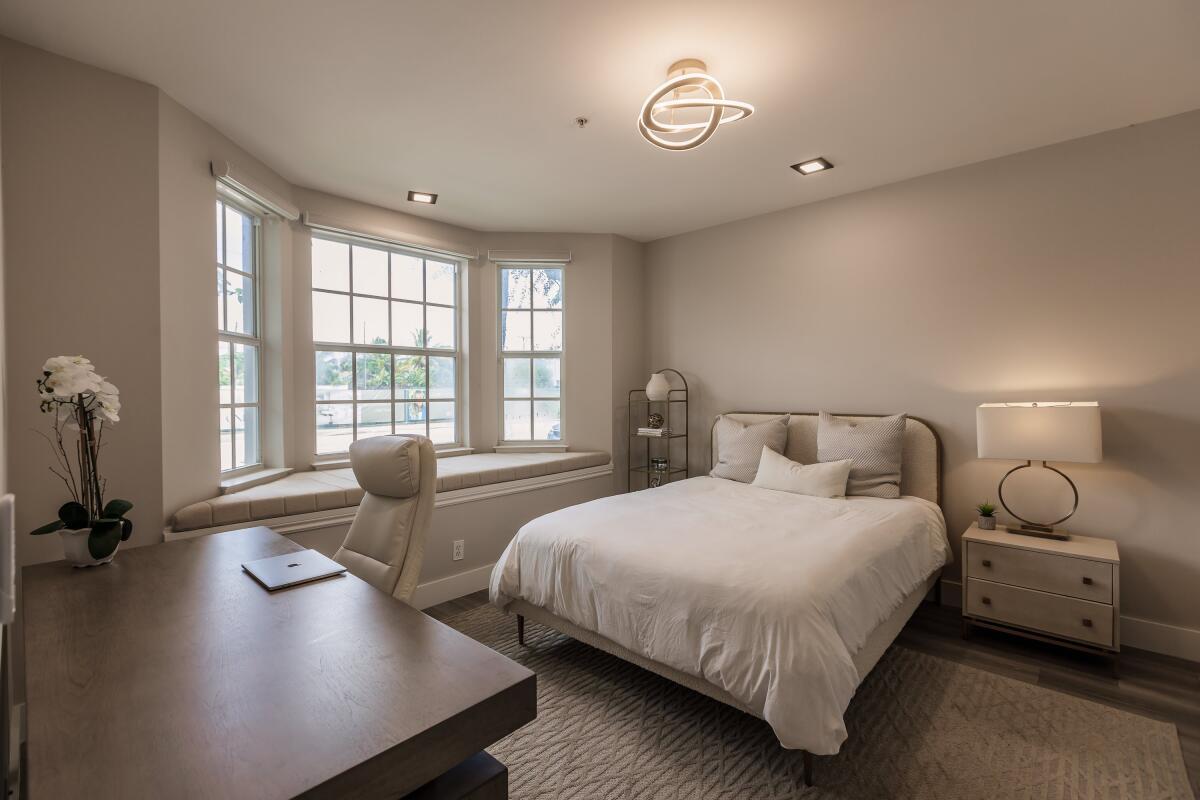 MALLORY SQUARE - Residential Lease