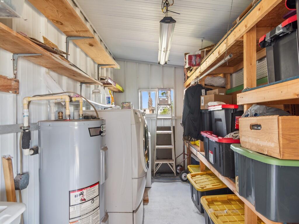 Pinelake Village Mobile Home Park - Residential