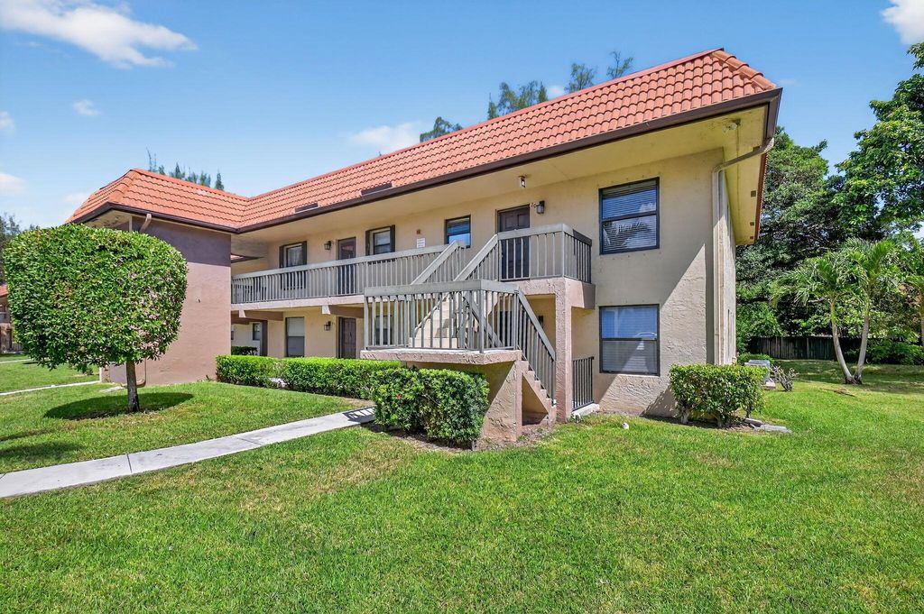 Photo of 21894 Lake Forest Circle #106, Boca Raton, FL 33433 (MLS # R11126765)