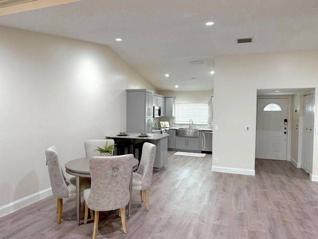 Photo of 21 Chelsea Lane, Boynton Beach, FL 33426 (MLS # R11126454)