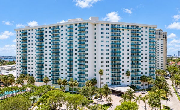 19380 COLLINS AVE APT 516, SUNNY ISLES BEACH, FL 33160 - Image 32f91c75d42ff7b9699a24b22e81cf7c/422819798