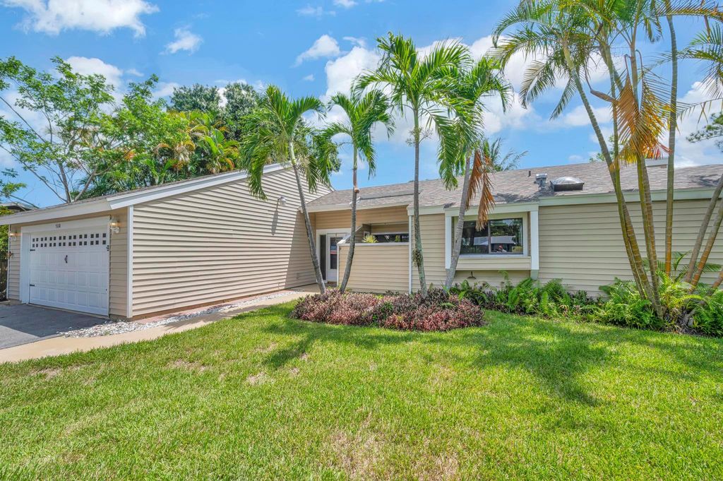 Photo of 5110 Sunset Boulevard, Fort Pierce, FL 34982 (MLS # R11014277)