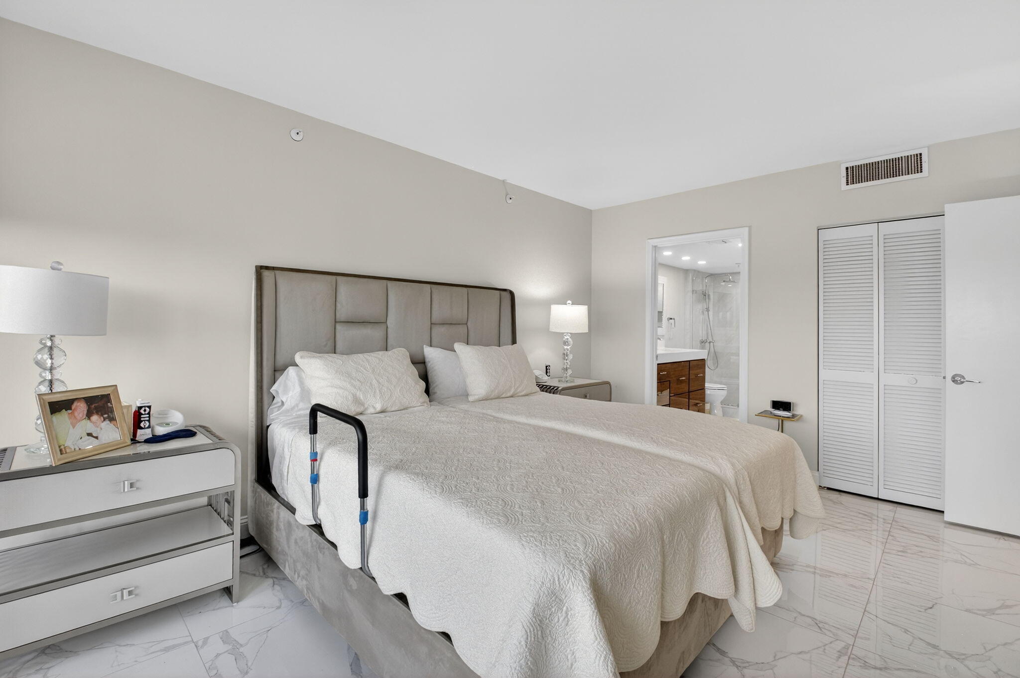 LAKEWOOD MID-RISE BOCA WEST - Residential