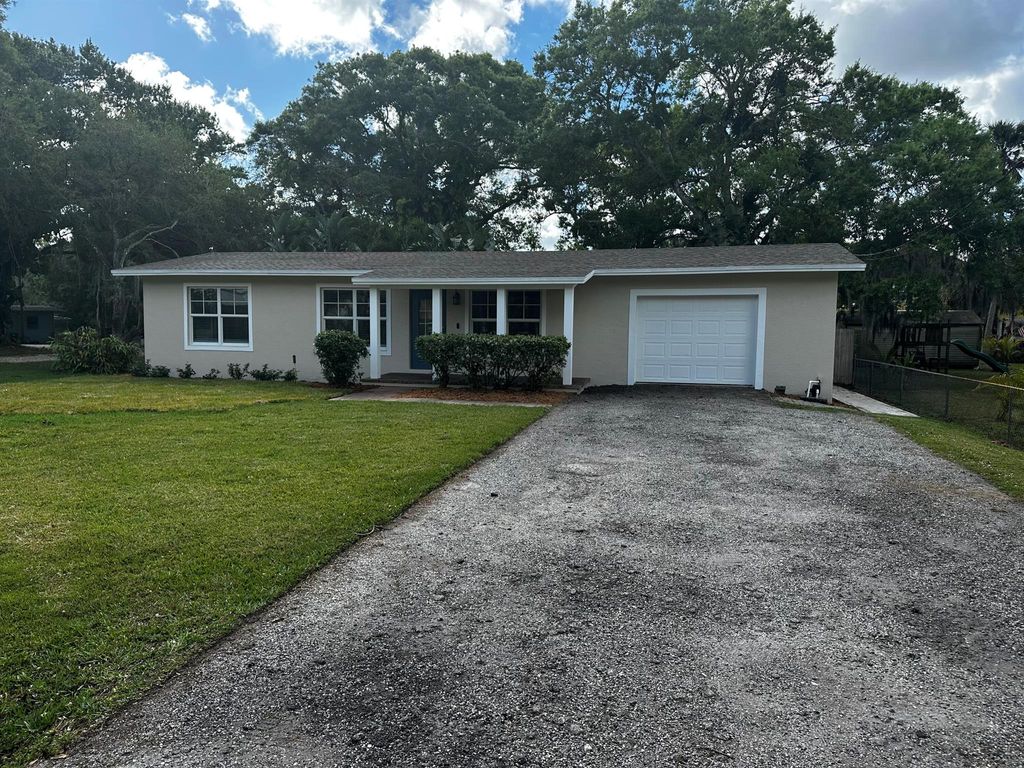 Photo of 805 Ulrich Road, Fort Pierce, FL 34982 (MLS # R11063015)