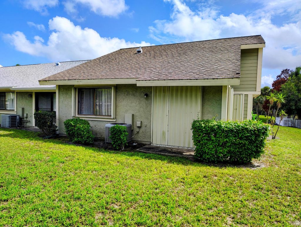 Photo of 1501 SE Dewberry Court, Port Saint Lucie, FL 34952 (MLS # B26011451)